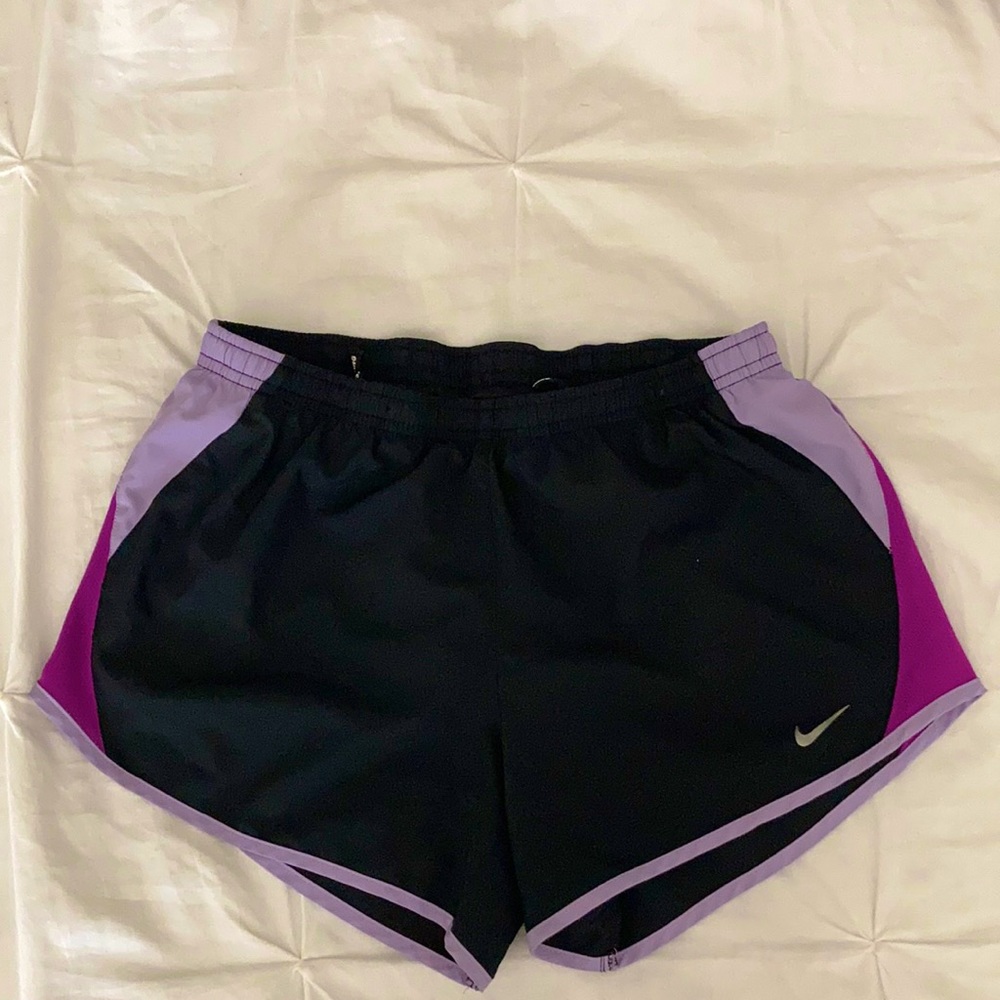 Nike Women’s sz small running shorts
